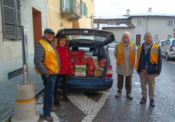La consegna dei pacchi alla San Vincenzo di Caraglio